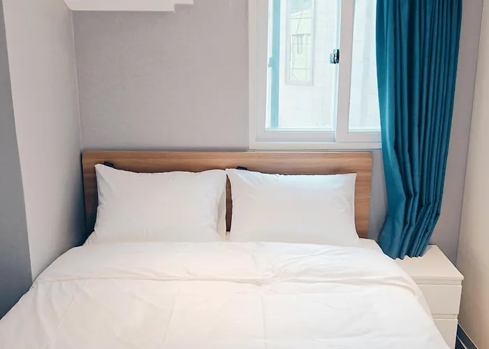 Hotel W *