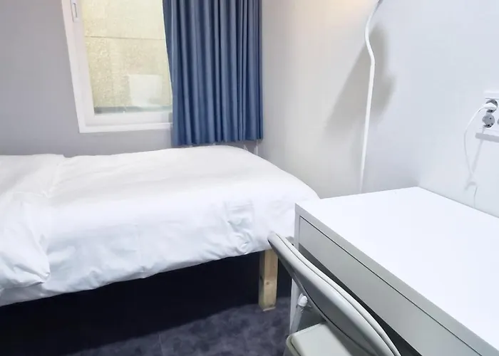 Hotel W *